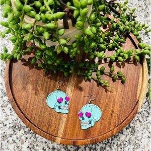 New pastel goth skull earrings